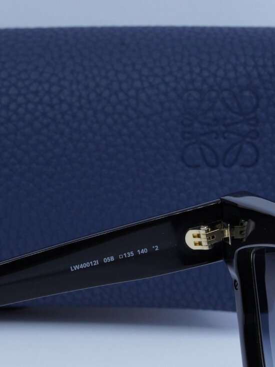 Loewe LW40012I 05B Shield Sunglasses – Black/Gold \\Gradient Smoke main image 7